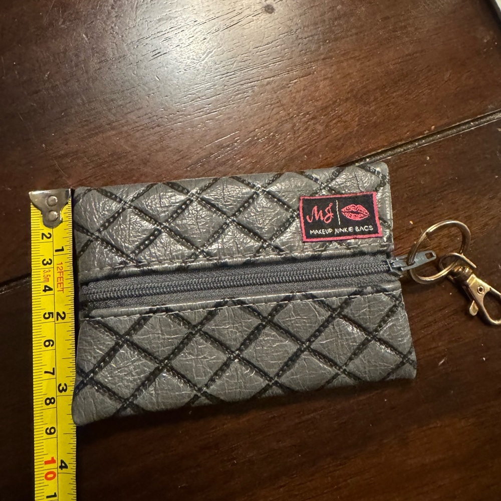 EUC Makeup Junkie leather Quilted Gray Micro Makeup Bag - Picture 5 of 5